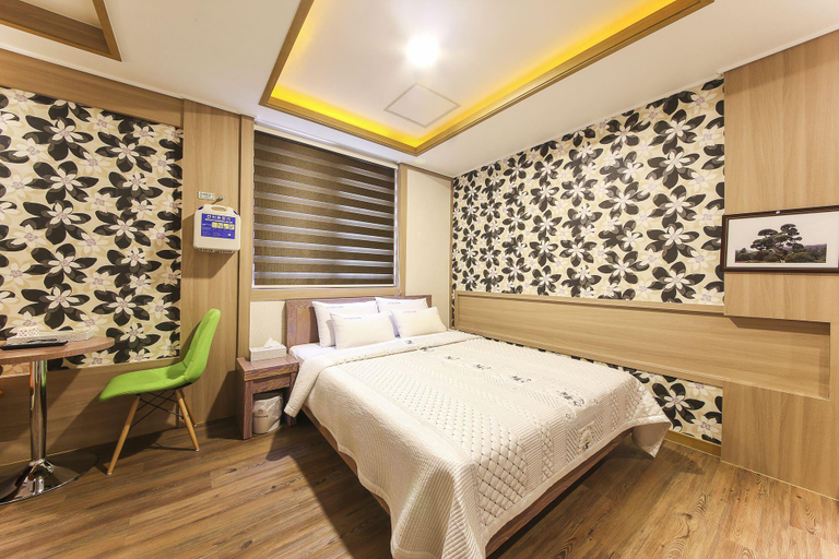 Bedroom 2, Gokseong Smile Self Check-in Motel, Damyang