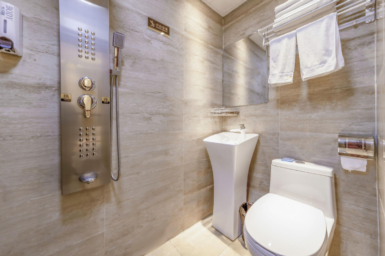 Bathroom 3, Chengdu Longyuan Hotel (Huanglongxi Ancient Town), Chengdu
