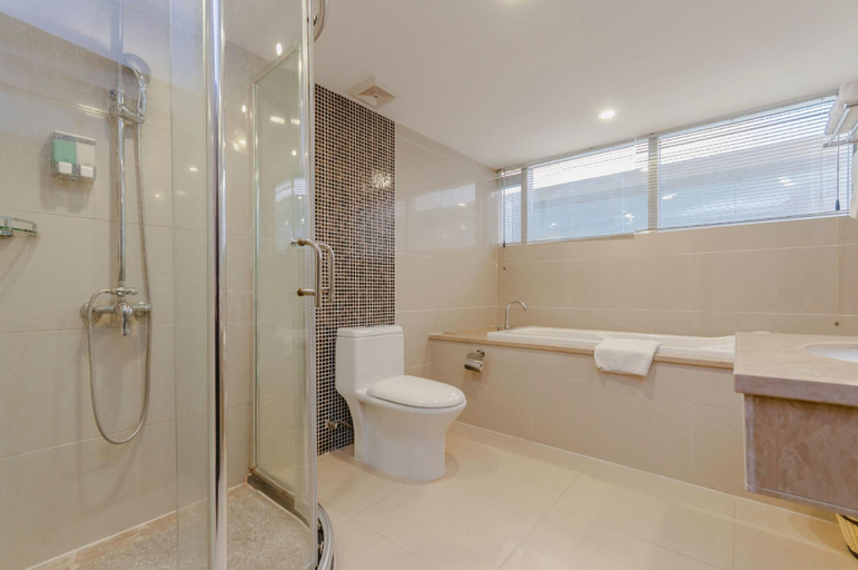 Bathroom 3, Macau De Hotel, Qiannan Buyei and Miao