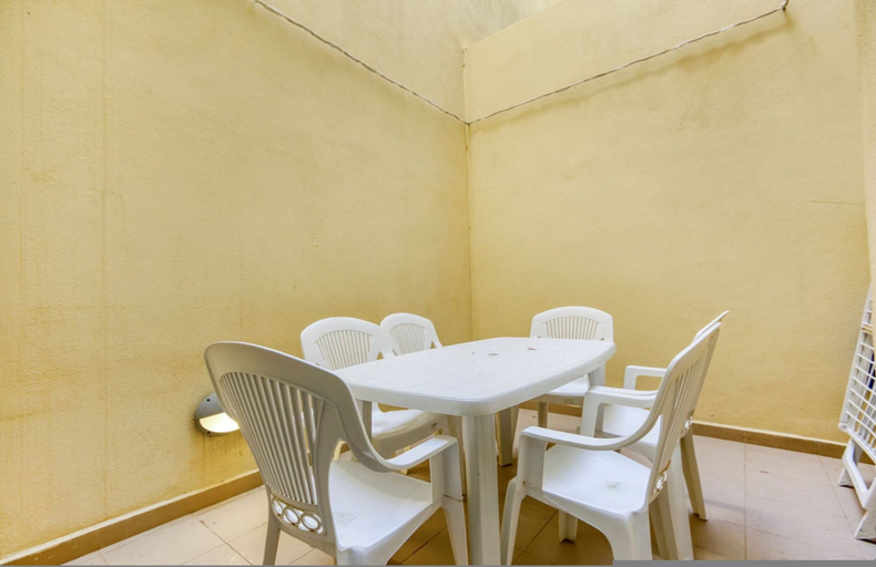 Room 2, Marsaskala Escape Pool Beaches Local Charm