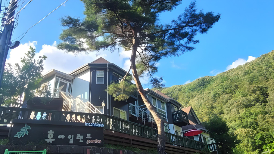 Exterior & Views 1, Gapyeong Hue Island Spa Pension, Gapyeong