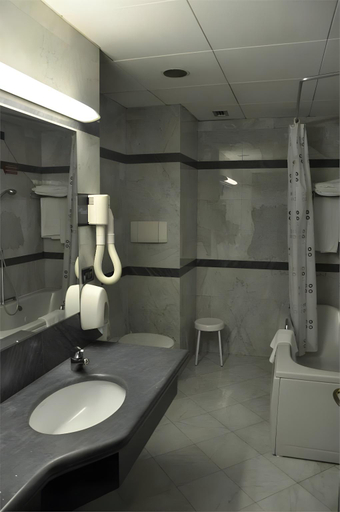Bathroom 3, Blu Visconti, Milano
