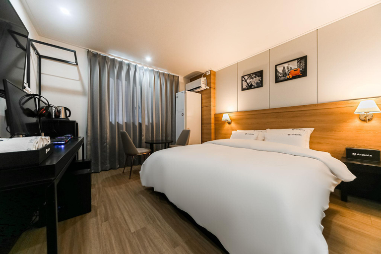 Bedroom 2, Changwon Myeongseodong Hotel Andante, Changwon