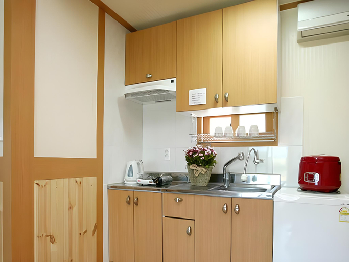Others 5, Hanuri Pension, Namhae