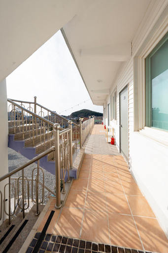 Others 4, Taean Yangji Pension, Taean