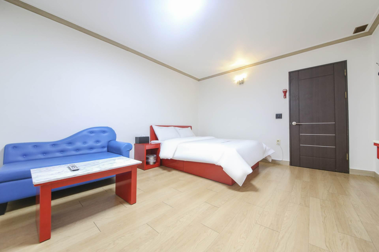 Bedroom 3, Yesan Bobos, Yesan