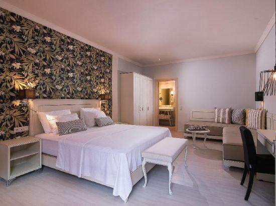 2, Neikos Luxury Suites, Central Macedonia