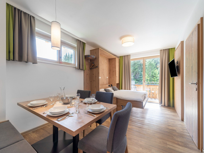 Others 5, Chalet in Saalbach near Ski Slopes, Zell am See