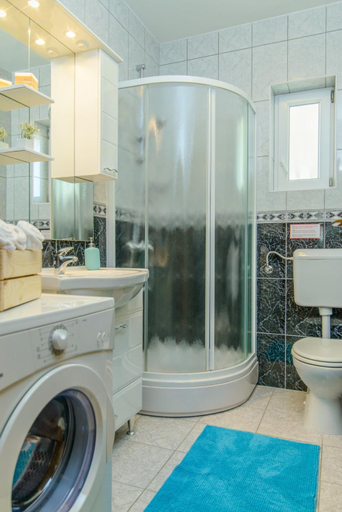 Bathroom 3, Apartments Dubravka, Okrug