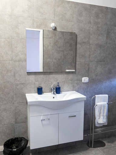 Bathroom 2, Casa e Puteca, Napoli