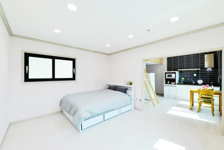 Bedroom 1, Jecheon the Pine Hill Pension, Jecheon