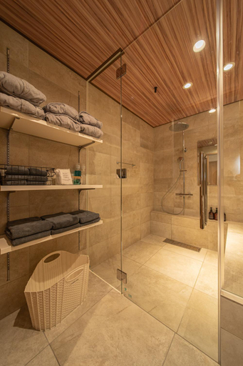 Bathroom 5, LAGUNA OKINAWA Beachfront YAKA, Kin