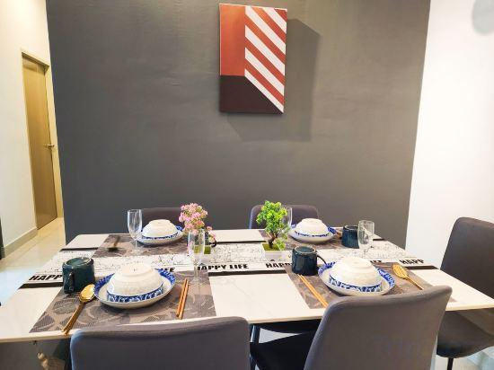 2, Nilai Vision City 4+1 PAX Akasia Suite, Seremban