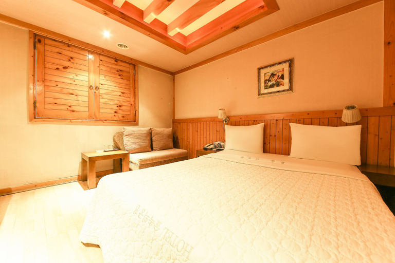 Bedroom 2, Pocheon Supsogui Gungjeon, Pocheon