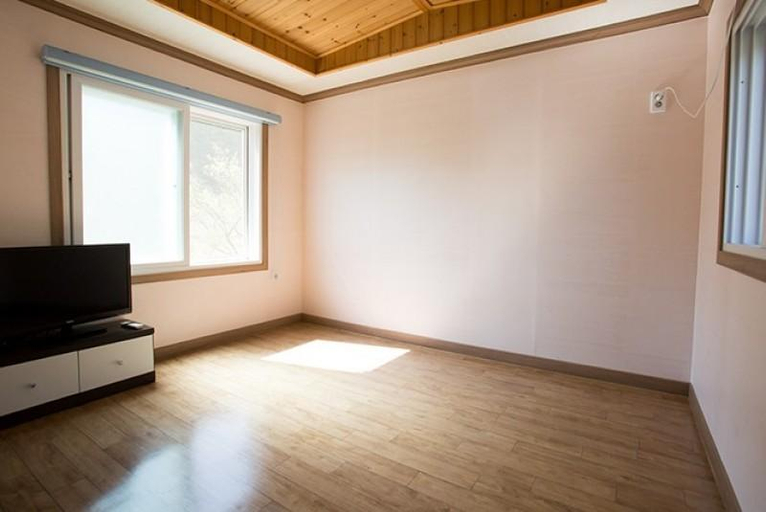 Others 4, Wanju Cypress Forest Story Pension, Wanju