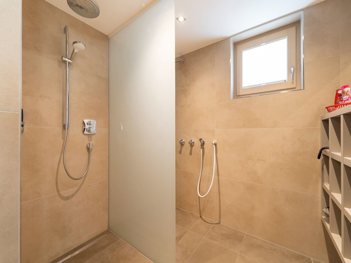 Bathroom 3, Chalet in Saalbach near Ski Slopes, Zell am See