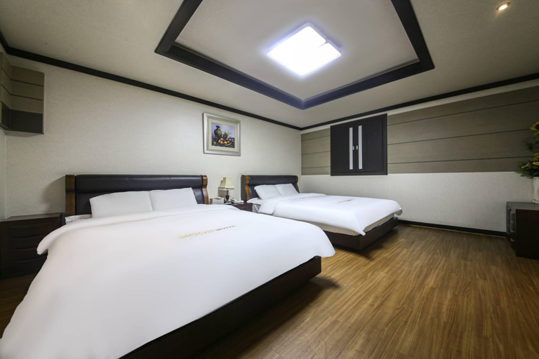 Bedroom 4, hotel door, Samcheok