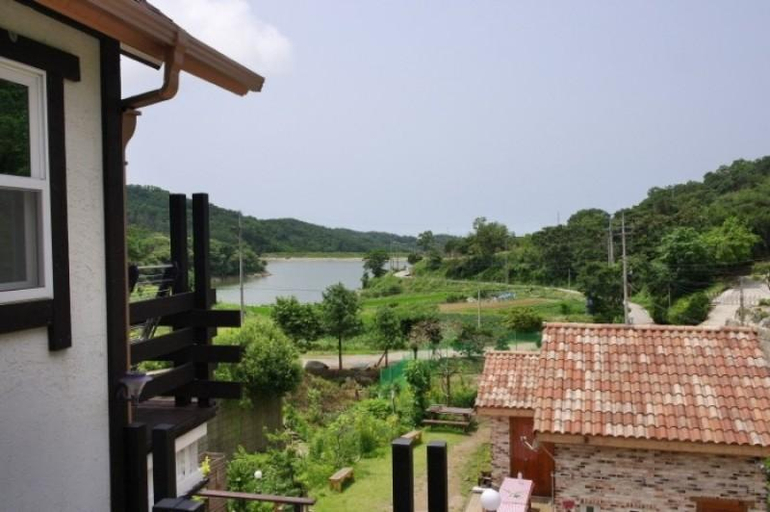 Others 3, Gwanghwado Lucia Pension, Ganghwa