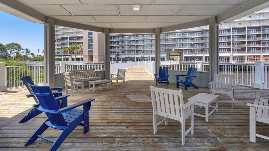 Food & Drinks 5, Laketown Wharf, Bay