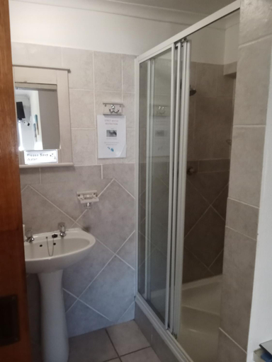 Bathroom 3, Aquarius Bed and Breakfast, Cacadu