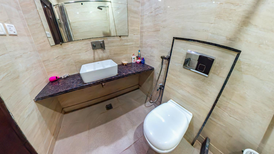Bathroom 3, Hotel Silver Arc, Delhi