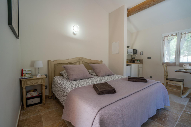 Bedroom 2, Mas La Cheneraie, Vaucluse
