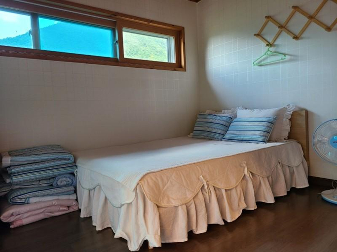 Bedroom, Danyang Kkottteuran Pension, Danyang