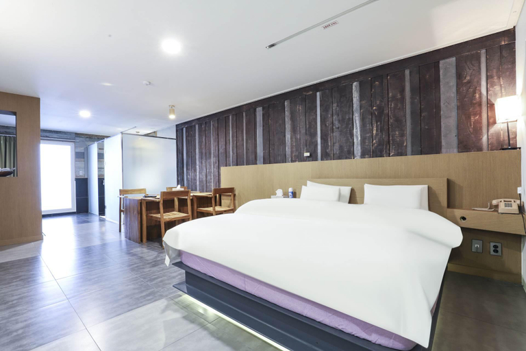 Bedroom 4, Pohang Jukdo Market Tahiti, Pohang