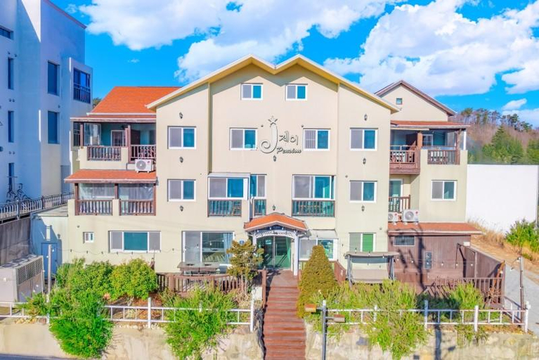 Exterior & Views 1, Gyeongju J-the Garden Pension, Gyeongju