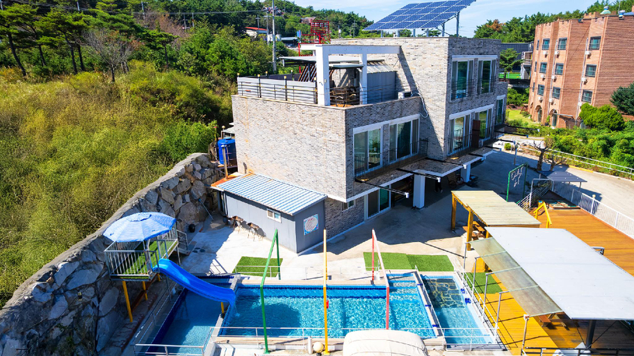 Exterior & Views, Taean Laboom Pension, Taean