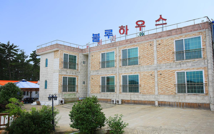 Exterior & Views 1, Taean Wave Blue House Pension, Taean