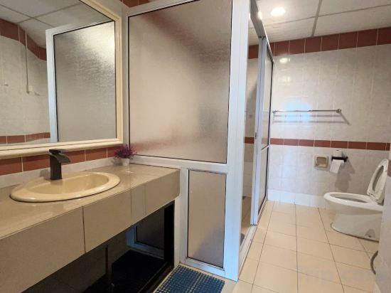 5, Riverbank Suites 306 with beautiful RiverView, Kuching