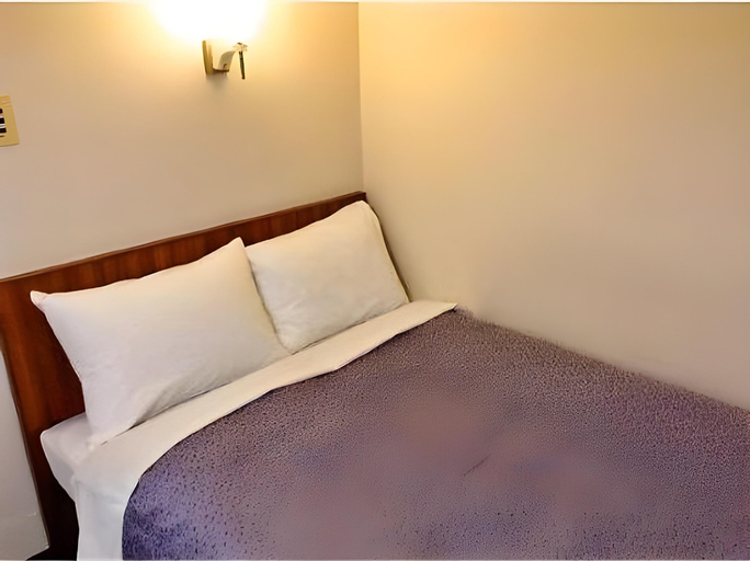 Bedroom 4, Business Hotel Kudo, Nobeoka