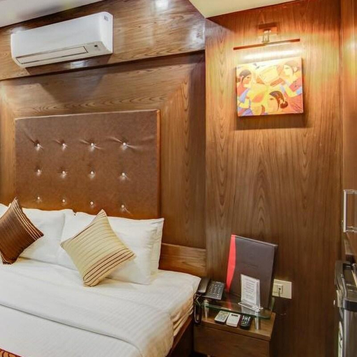 Others 4, Hotel Spencer, Thane