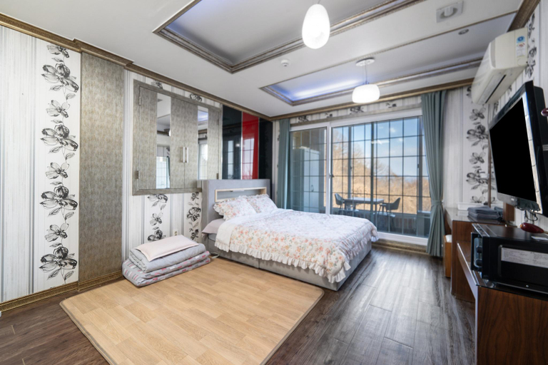 Bedroom 3, Yesan Bongsusan Forest Pension, Yesan