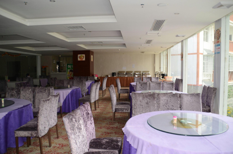 Food & Drinks, Macau De Hotel, Qiannan Buyei and Miao
