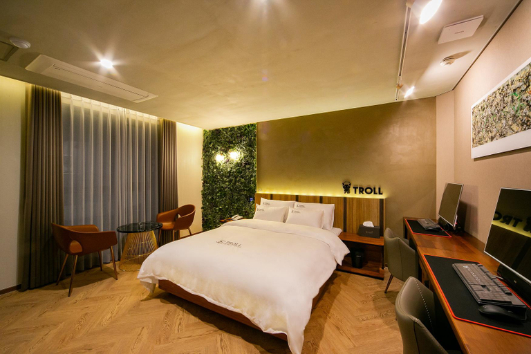 Bedroom 2, Daegu Bangogae Hotel goblin, Buk