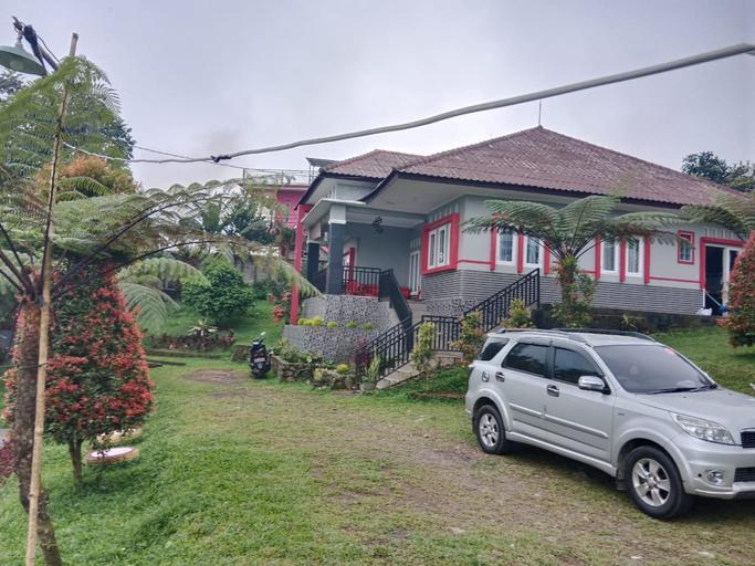 Others 2, Villa Omega, Bogor
