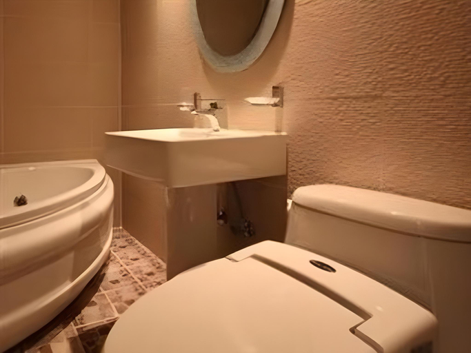 Bathroom 5, Lush Hotel, Gangbuk