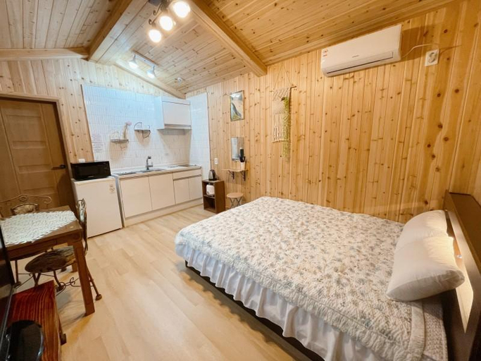 Bedroom 2, Jinan Big Rock Pension, Jinan