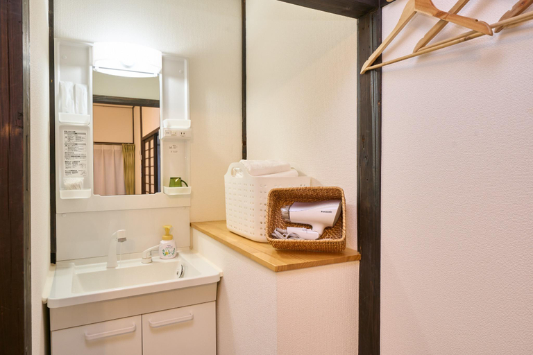 Bathroom 5, Mokurennohana, Yufu