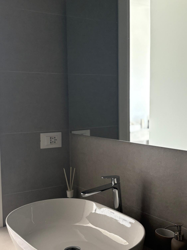 Bathroom 3, Le Finestre Veneris, La Spezia