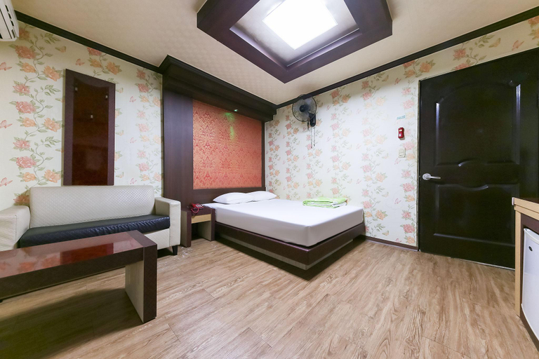 Bedroom 2, Nonsan Yeonmu JJ Park, Nonsan