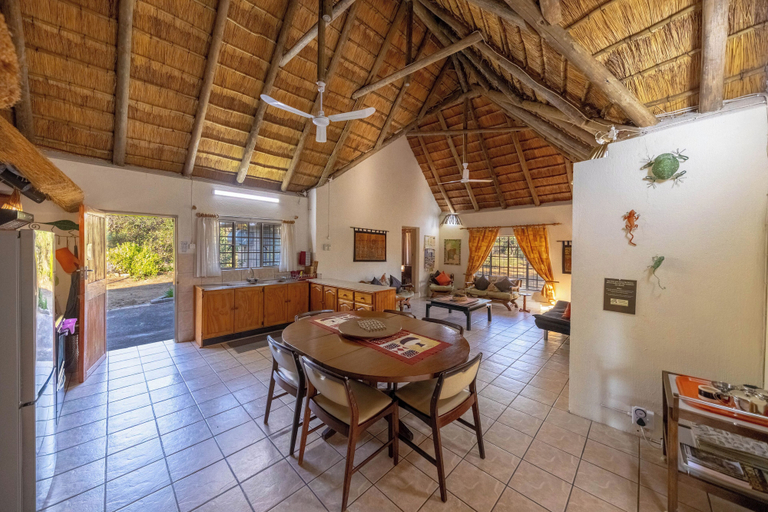 Food & Drinks 5, Kruger Cottage, Ehlanzeni