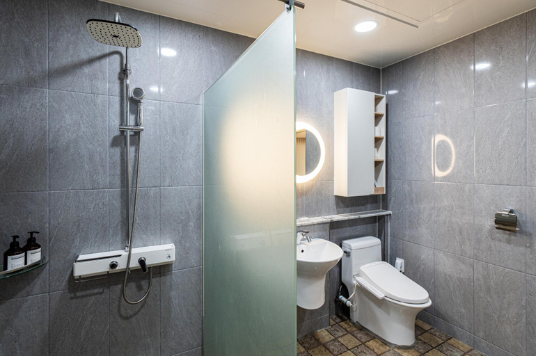 Bathroom, Gangneung Shinsaedae Village Pension, Gangneung