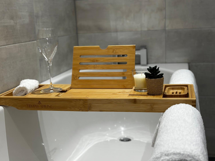Bathroom 2, Holdsworth House Apartments, Leeds