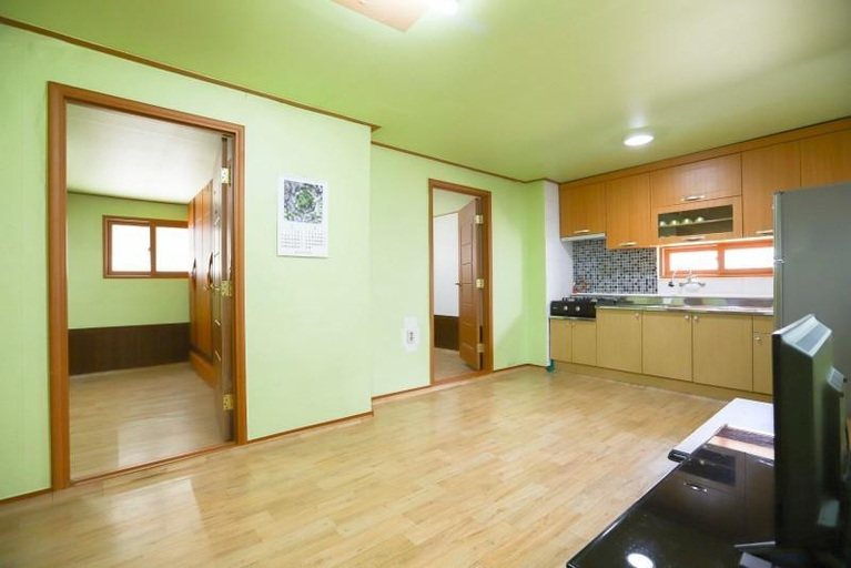 Others 2, Taean Haesolnuri Pension, Taean