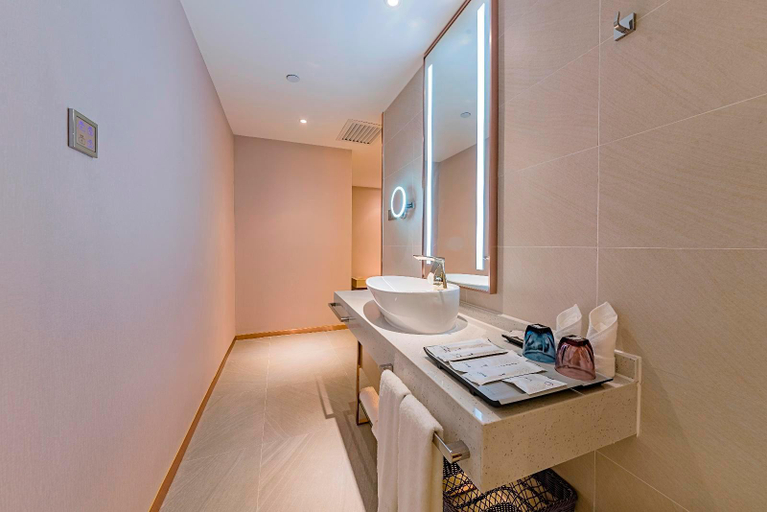Bathroom 4, Lavande Hotel (Qinhuangdao Yingbin Road Railway Station), Qinhuangdao