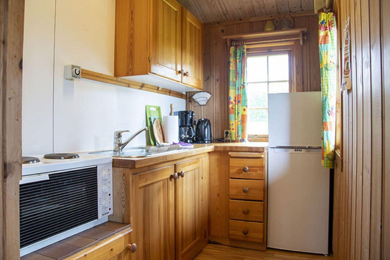 Others 5, Roste Hyttetun og Camping, Os