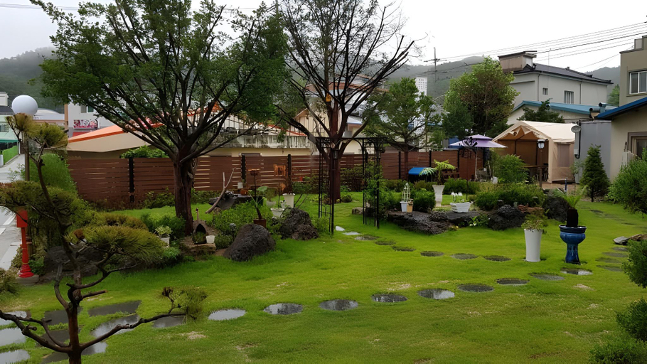 Others 5, Yanggu Jumoknamu Pension, Yanggu